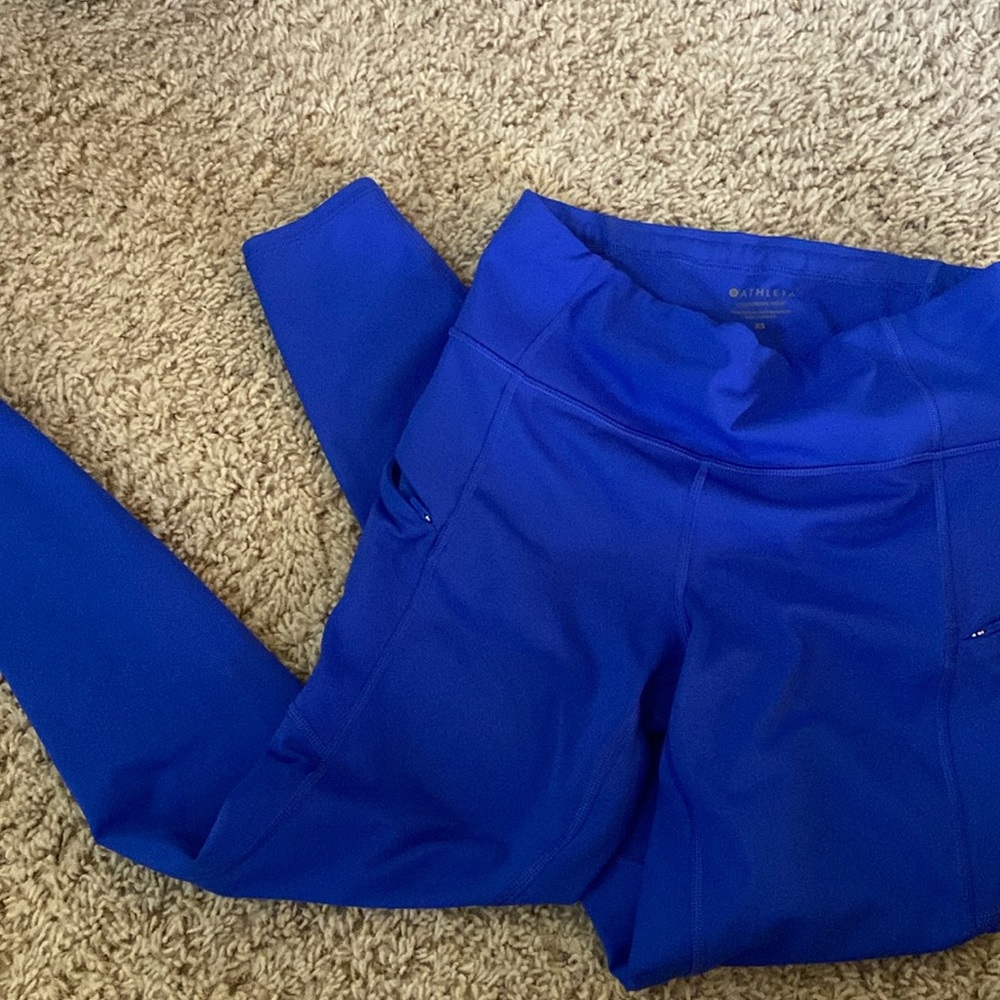 Athleta leggings with pockets